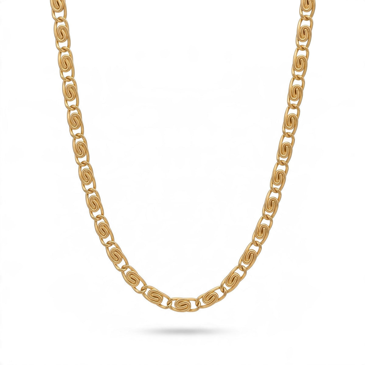 Cadena de eslabones en espiral tono dorado de El Rey Joyero, accesorio elegante y sofisticado para caballero.