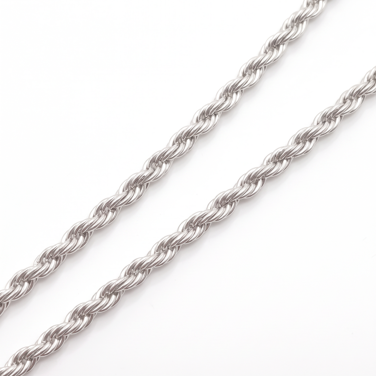 Cadena torzal de 4mm en plata italiana .925 sólida de El Rey Joyero con acabado brillante y diseño trenzado