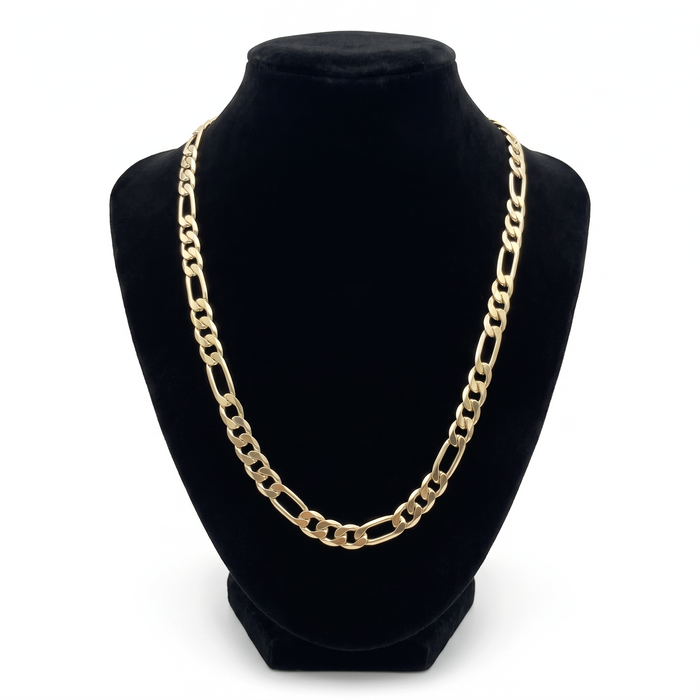 Cadena Cartier de El Rey Joyero en oro laminado 18k de 7mm sobre busto expositor negro