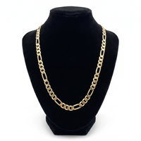 Cadena Cartier de El Rey Joyero en oro laminado 18k de 7mm sobre busto expositor negro