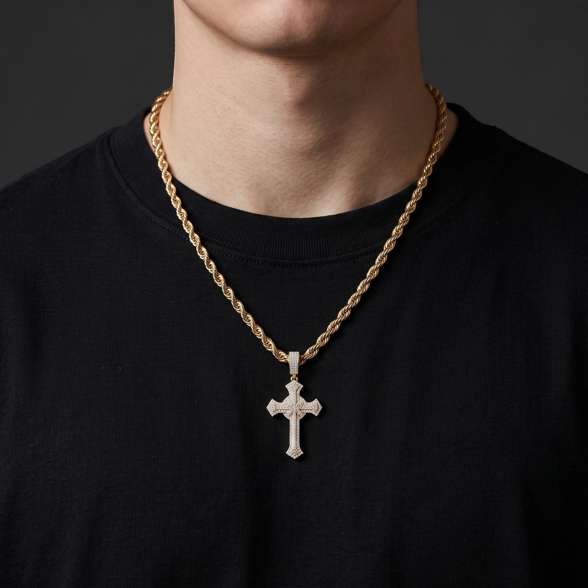 Set Trinidad de El Rey Joyero con cadena tipo cuerda y dije de cruz con incrustaciones en baño de oro de 18k