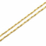 Cadena estilo Fígaro de El Rey Joyero en oro laminado 18k con acabado brillante y eslabones detallados