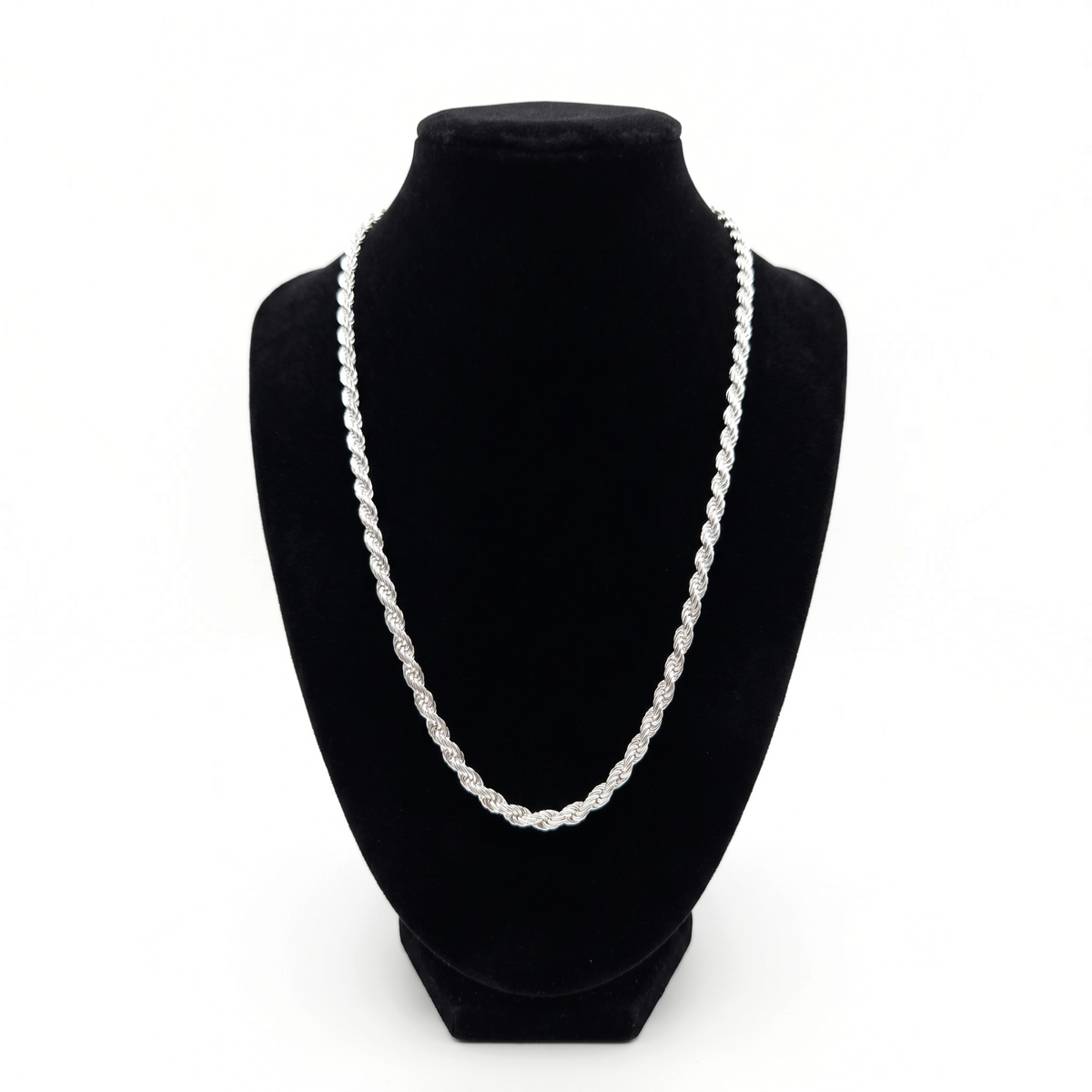 Cadena torzal de 4mm en plata italiana .925 sólida de El Rey Joyero exhibida en un busto negro