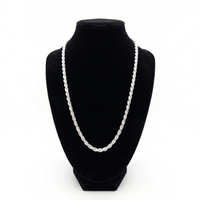 Cadena torzal de 4mm en plata italiana .925 sólida de El Rey Joyero exhibida en un busto negro
