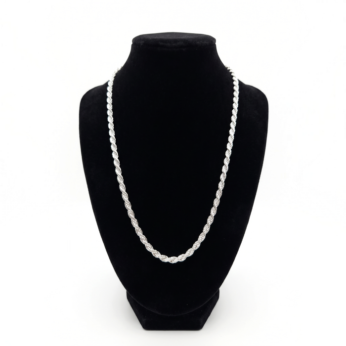 Cadena torzal de 4mm en plata italiana .925 sólida de El Rey Joyero exhibida en un busto negro