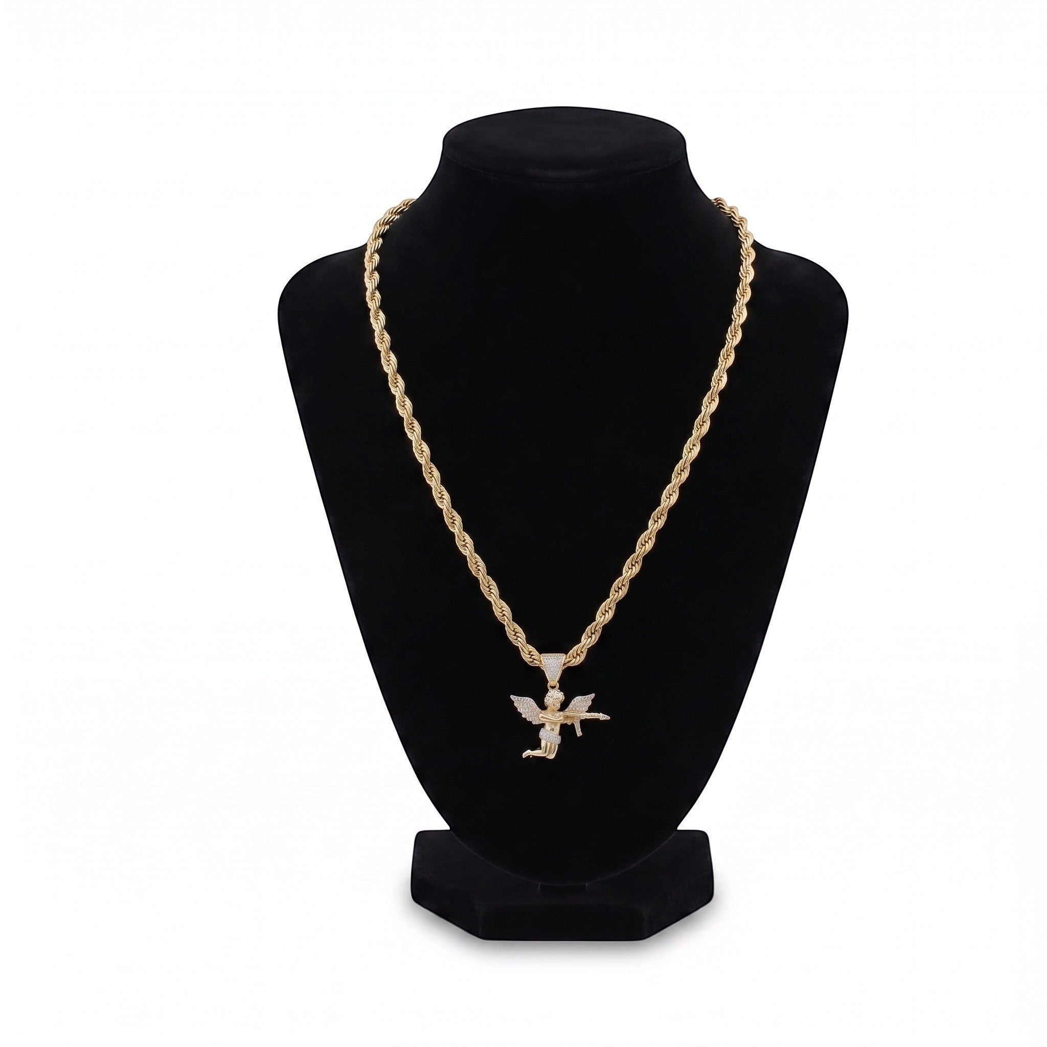 Collar El Rey Joyero con cadena torzal y dije de ángel con baño de oro 18k sobre maniquí negro