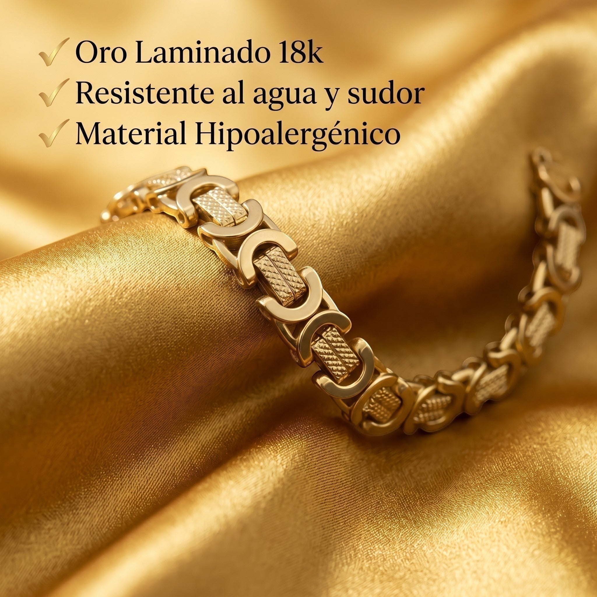 Pulsera de eslabones estilo bizantino en oro laminado 18k de El Rey Joyero sobre tela de satén dorada