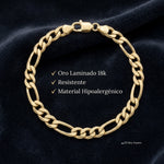 Pulsera El Rey Joyero estilo Cartier 3x1 de oro laminado 18k con eslabones figaro de 7mm sobre terciopelo azul
