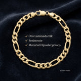 Pulsera El Rey Joyero estilo Cartier 3x1 de oro laminado 18k con eslabones figaro de 7mm sobre terciopelo azul