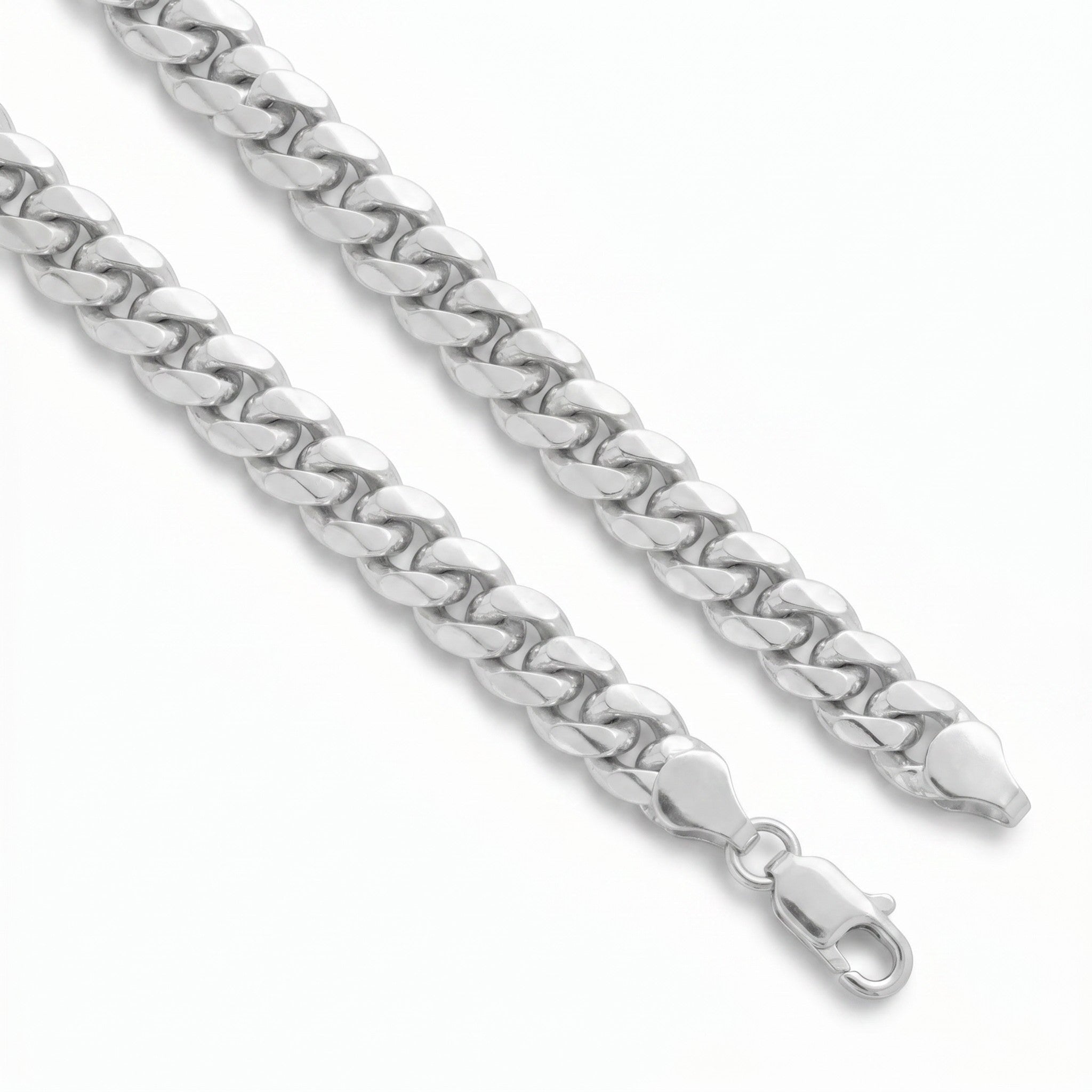Pulsera estilo cubano de 8mm en plata .925 sólida de El Rey Joyero con acabado brillante y cierre de mosquetón