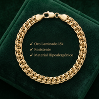 Pulso tejido chino de 8mm en oro laminado 18k de El Rey Joyero sobre estuche de terciopelo verde