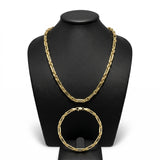 Set de cadena y pulsera estilo Fígaro de El Rey Joyero en oro laminado 18k con acabado brillante sobre busto negro.