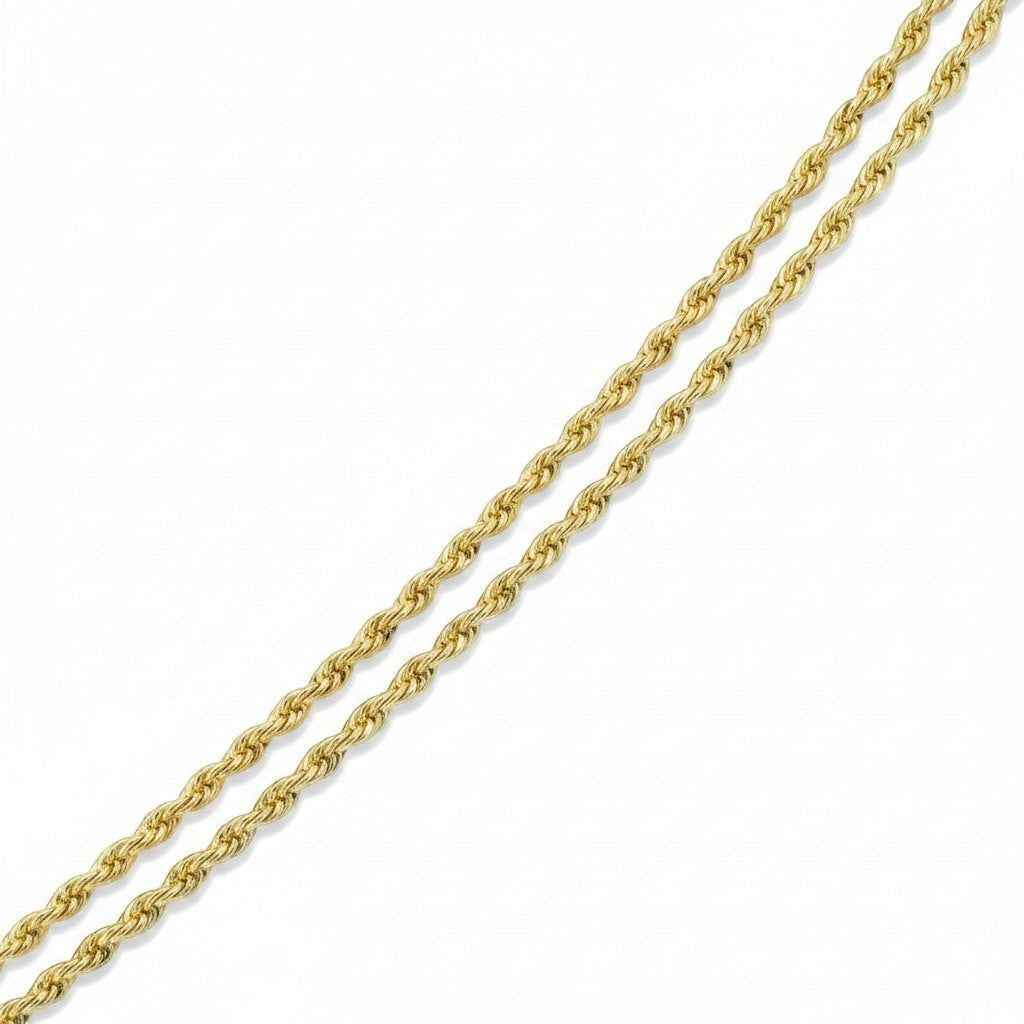 Set de cadena y pulsera torzal delgado en baño de oro 18k de El Rey Joyero con acabado brillante